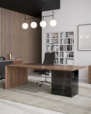 Gia Desk