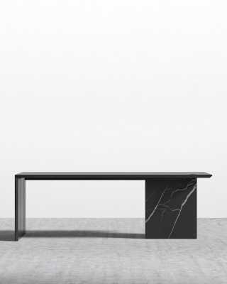Gia Desk